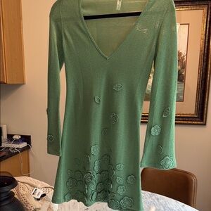 DEVON WINDSOR Green Bell Sleeve V-Neck Sweater Dress